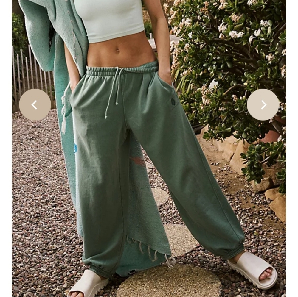 FREE PEOPLE ALL STAR -EUC- NEVER WORE- Women's Green Jogger Pants